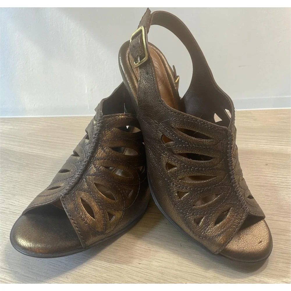 Nurture‎ Penelope Metallic Bronze Cutout Slingback Heel Sandals Women's 7 *NWOT